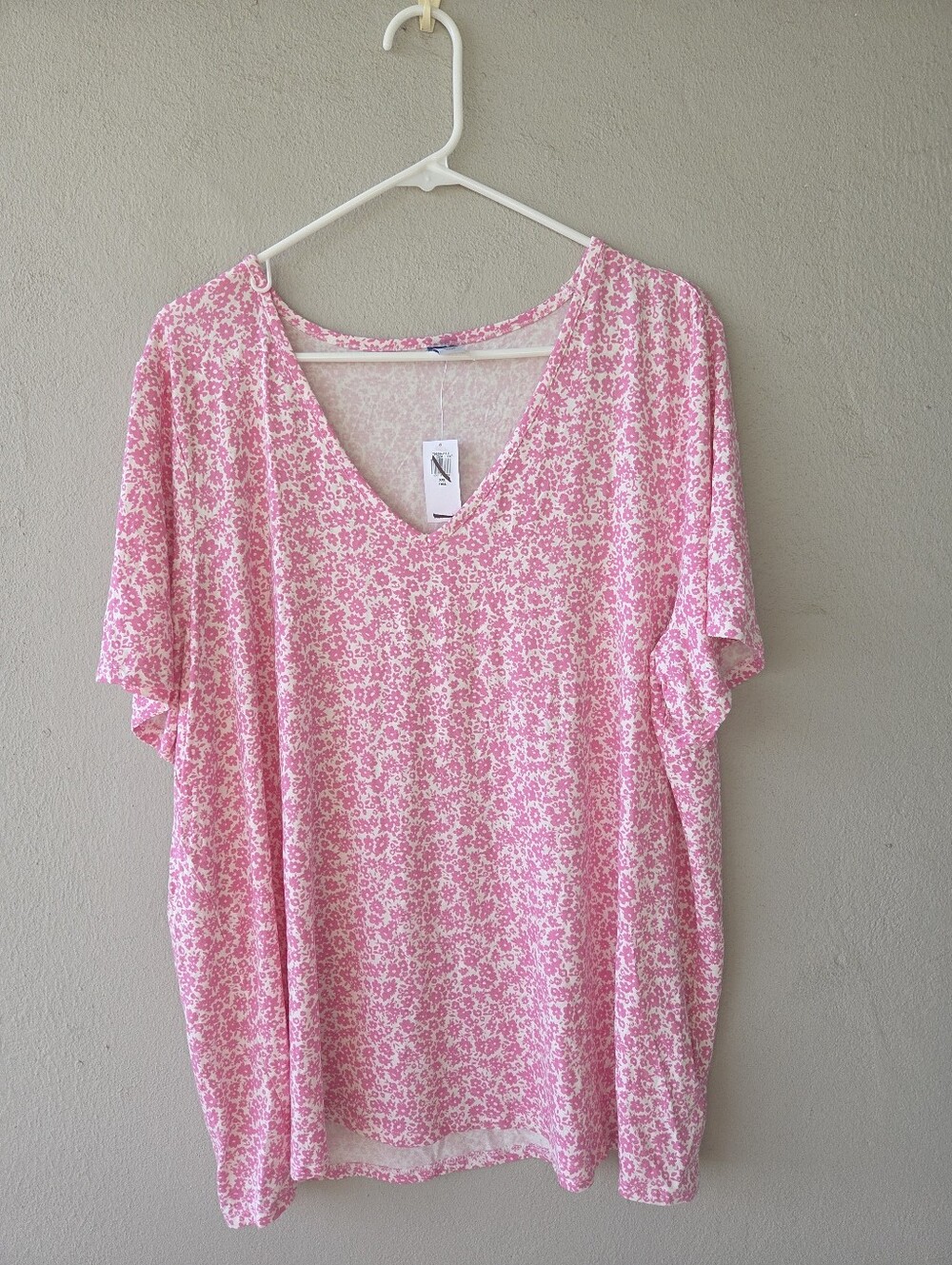 Old Navy Ditsy Floral Print Luxe V-Neck Tee T-shirt Sz XXL Tall NWT Pink